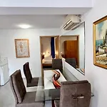 Apartment & Hegic With Parking