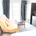 Apartment & Hegic With Parking Zadar