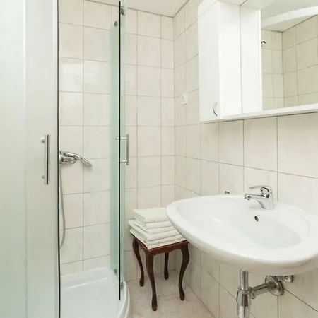 Apartament & Hegic *
