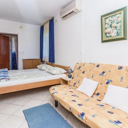 & Hegic Apartment *