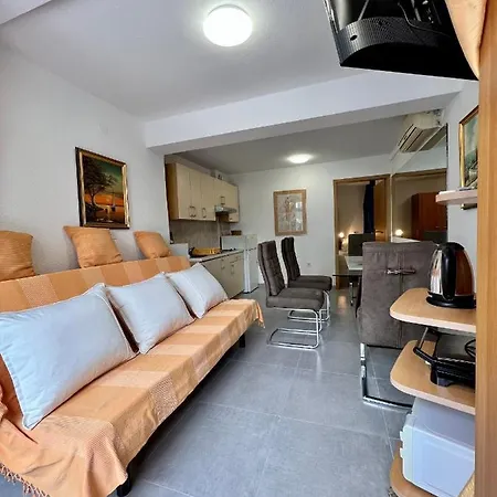 & Hegic Apartment