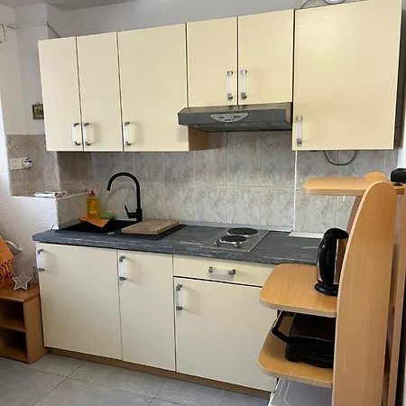 Apartment & Hegic