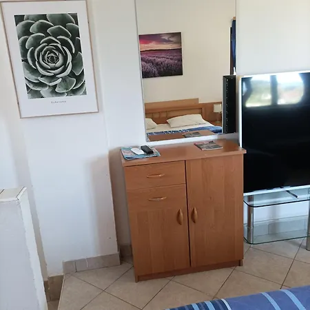 Apartment & Hegic *