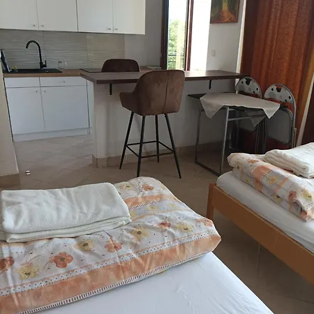 Apartment & Hegic