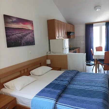 Apartment & Hegic *
