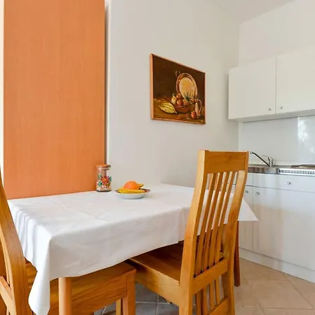 & Hegic Apartment *